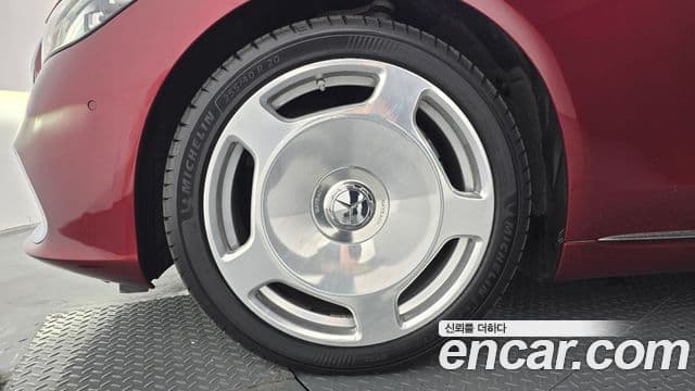 Mercedes-Benz S-Class 2022 — Photo 28/36