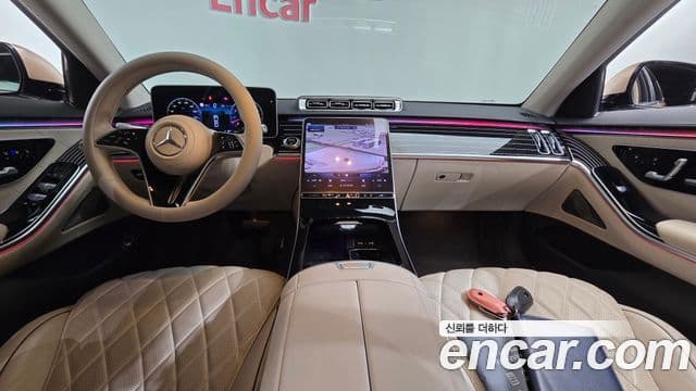 Mercedes-Benz S-Class 2022 — Photo 8/36