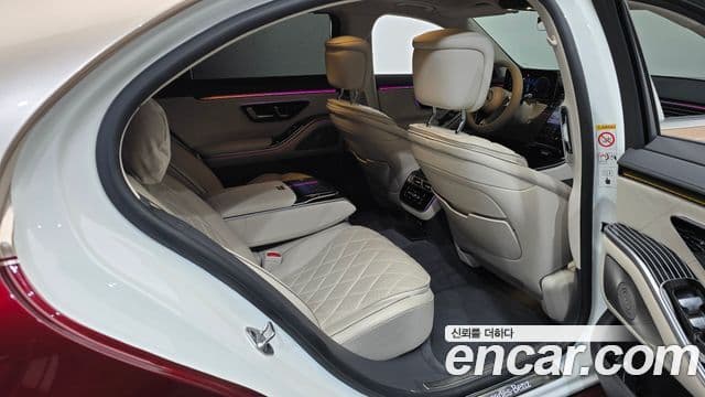 Mercedes-Benz S-Class 2022 — Photo 31/36