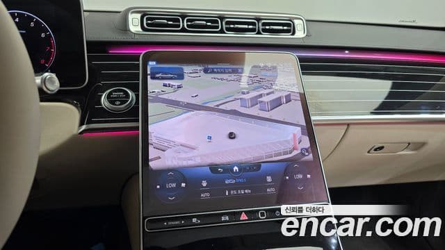 Mercedes-Benz S-Class 2022 — Photo 11/36