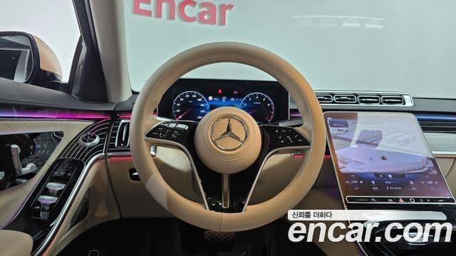 Mercedes-Benz S-Class 2022 — Photo 19/36