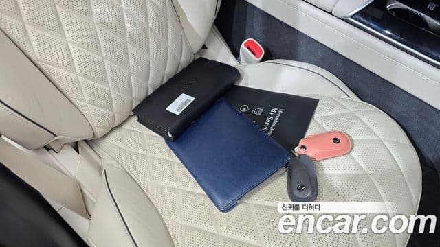Mercedes-Benz S-Class 2022 — Photo 34/36