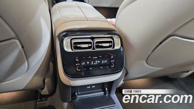 Mercedes-Benz S-Class 2022 — Photo 16/36