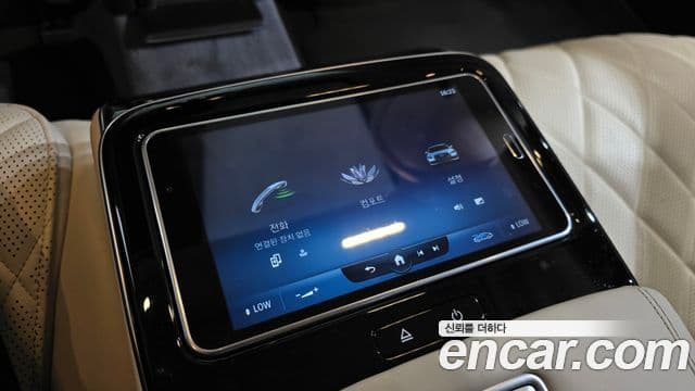 Mercedes-Benz S-Class 2022 — Photo 10/36