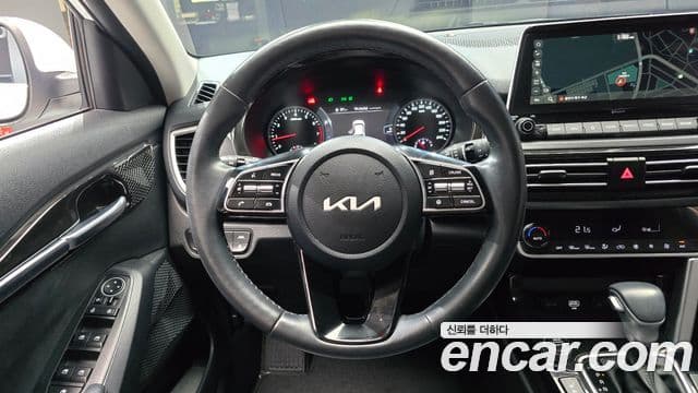 Kia Seltos 2022 — Şəkil 13/20