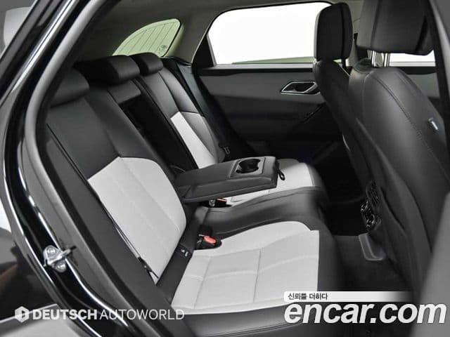 Land Rover Range Rover Velar 2025 — Фото 11/20