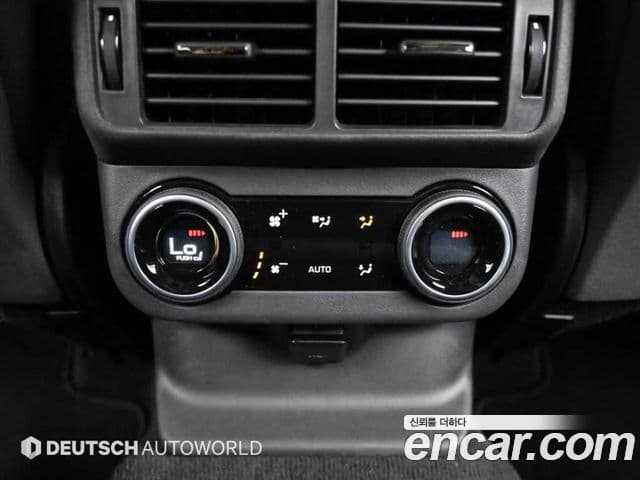 Land Rover Range Rover Velar 2025 — Фото 15/20