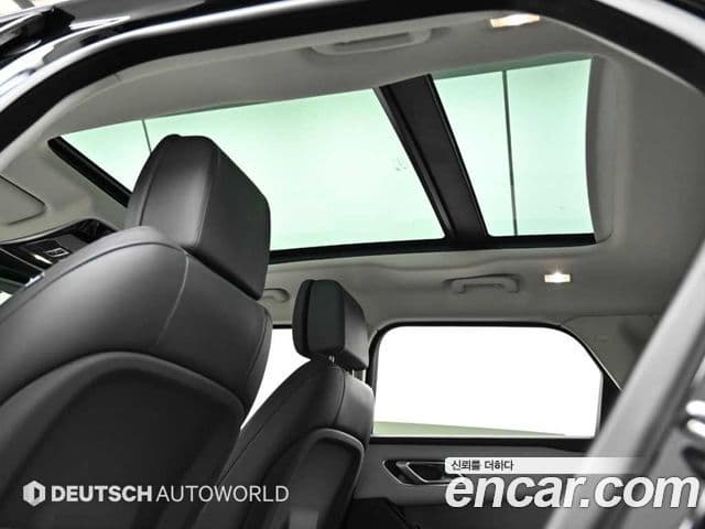 Land Rover Range Rover Velar 2025 — Фото 17/20