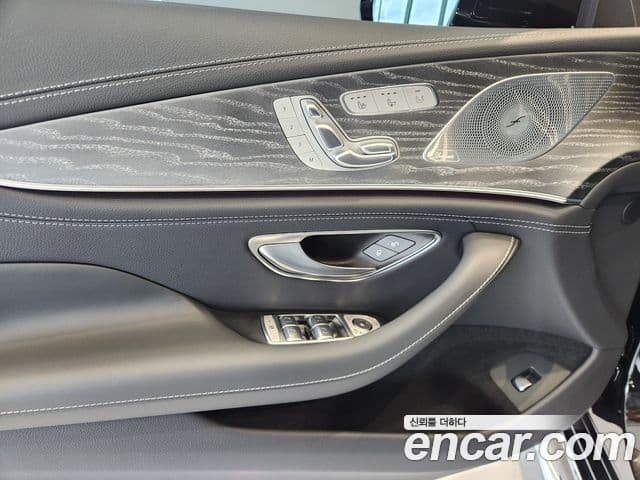 Mercedes-Benz AMG GT 2025 — Photo 9/20