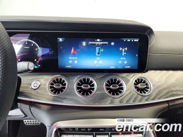 Mercedes-Benz AMG GT 2025 — Photo 16/20