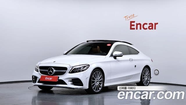 Mercedes-Benz C-Class 2019 — ფოტო 1/20