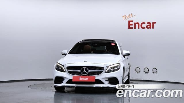 Mercedes-Benz C-Class 2019 — ფოტო 3/20