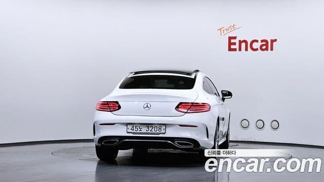 Mercedes-Benz C-Class 2019 — ფოტო 4/20