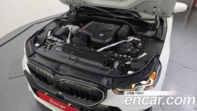 BMW 5 Series 2025 — ფოტო 6/20