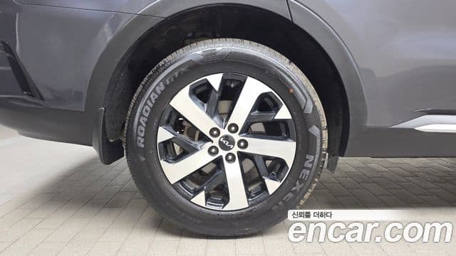 Kia Sorento 2023 — Фото 5/20