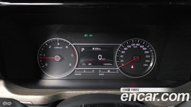 Kia Sorento 2023 — Фото 8/20