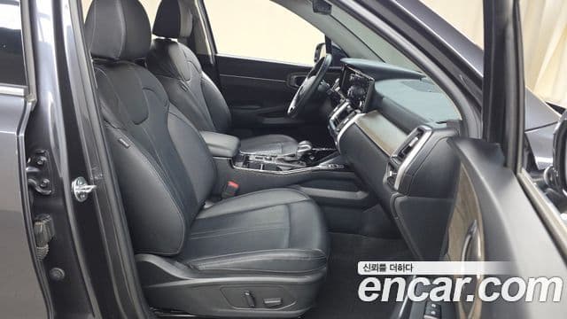 Kia Sorento 2023 — Фото 11/20
