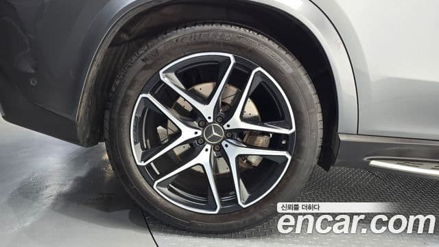 Mercedes-Benz GLE-Class 2023 — Photo 13/20