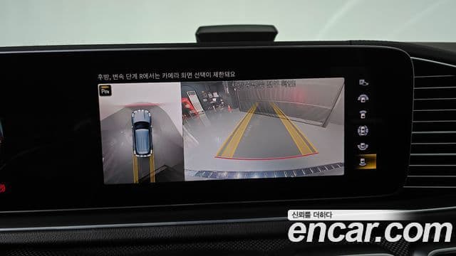 Mercedes-Benz GLE-Class 2023 — Photo 12/20