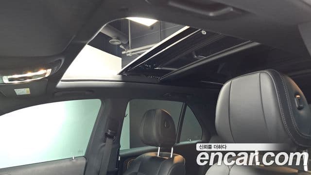 Mercedes-Benz GLE-Class 2023 — Photo 2/20