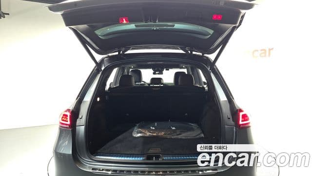 Mercedes-Benz GLE-Class 2023 — Photo 19/20