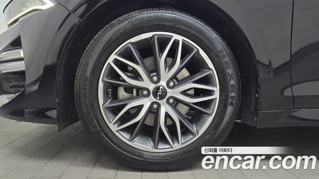 Kia K5 2023 — ფოტო 5/20