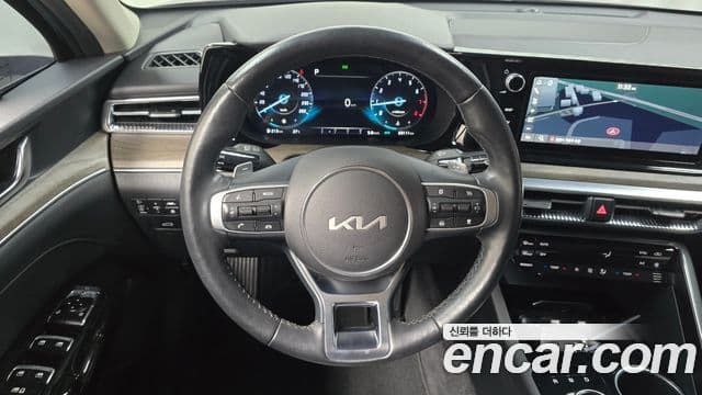 Kia K5 2023 — ფოტო 13/20