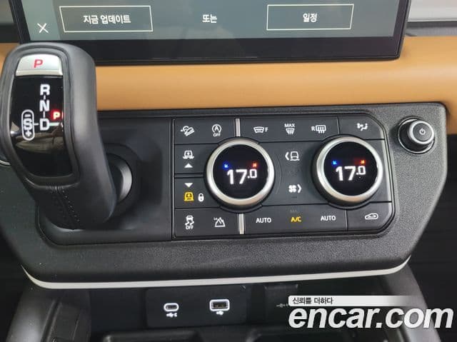 Land Rover Defender 2023 — Фото 7/20