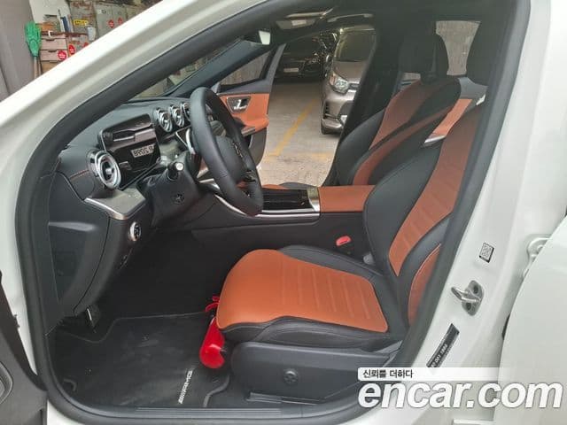 Mercedes-Benz C-Class 2025 — ფოტო 8/20