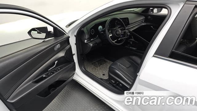 Hyundai Avante 2021 — ფოტო 10/20