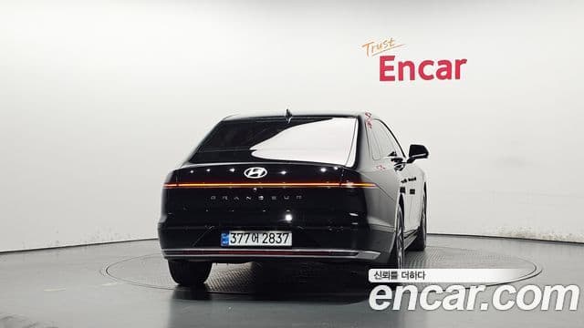 Hyundai Grandeur 2023 — ფოტო 4/20