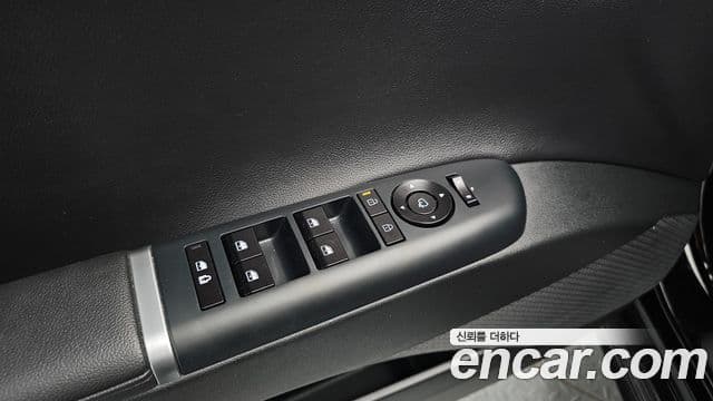 Hyundai Grandeur 2023 — ფოტო 17/20