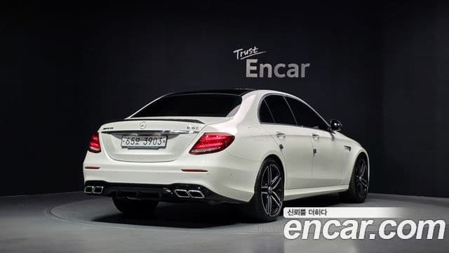 Mercedes-Benz E-Class 2018 — Фото 2/20