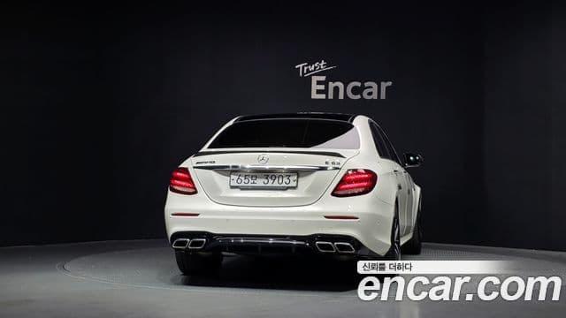 Mercedes-Benz E-Class 2018 — ფოტო 4/20