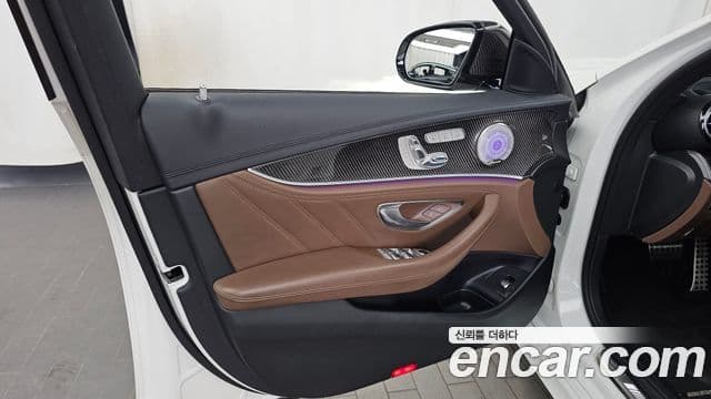 Mercedes-Benz E-Class 2018 — Şəkil 8/32