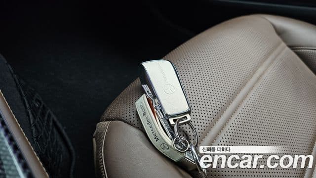 Mercedes-Benz E-Class 2018 — Şəkil 30/32
