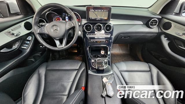 Mercedes-Benz GLC-Class 2018 — Şəkil 10/20