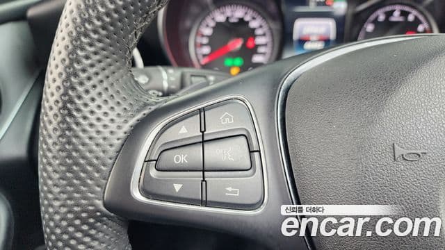 Mercedes-Benz GLC-Class 2018 — Şəkil 18/20
