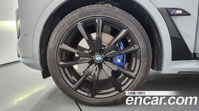 BMW X7 2024 — Photo 3/35