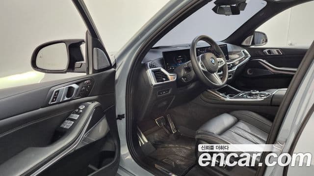 BMW X7 2024 — Photo 26/35