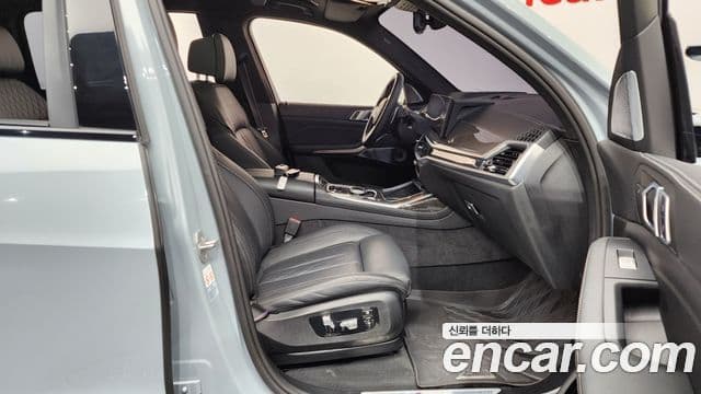 BMW X7 2024 — Photo 23/35