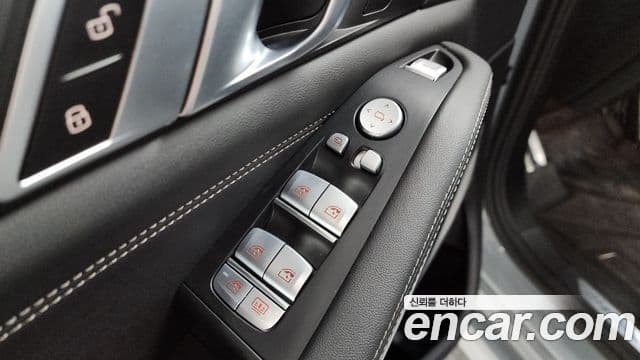 BMW X7 2024 — Photo 9/35