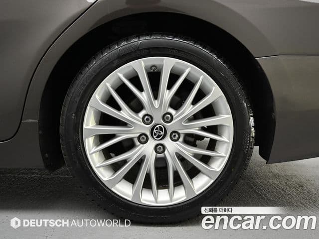 Toyota Camry 2018 — Photo 12/20