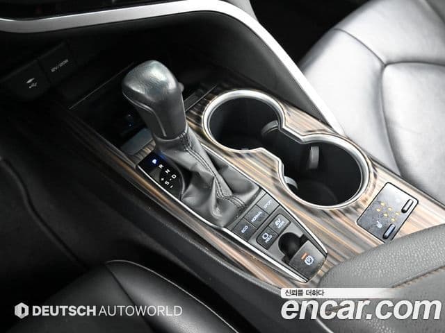 Toyota Camry 2018 — Photo 11/20