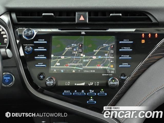 Toyota Camry 2018 — Photo 9/20