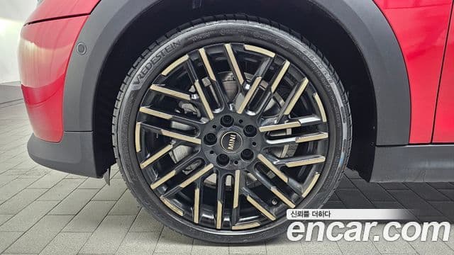 Mini Cooper S Convertible 2025 — ფოტო 28/35