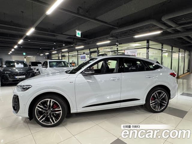 Audi Q5 2025 — ფოტო 1/15