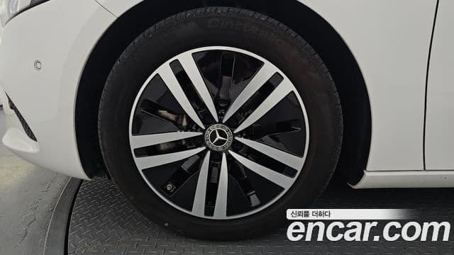 Mercedes-Benz A-Class 2022 — Фото 5/20