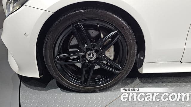 Mercedes-Benz E-Class 2019 — ფოტო 5/20