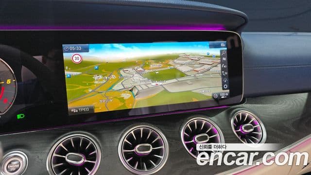 Mercedes-Benz E-Class 2019 — ფოტო 16/20